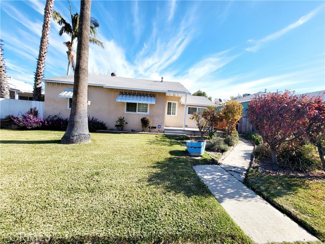 Detail Gallery Image 1 of 17 For 6030 Lindley Ave, Encino,  CA 91316 - 3 Beds | 2 Baths