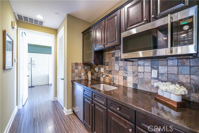 Detail Gallery Image 13 of 35 For 13985 Riverglen, Corona,  CA 92880 - 5 Beds | 3/1 Baths