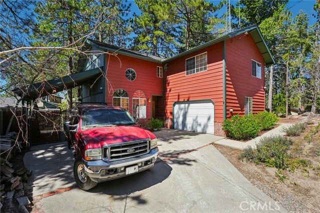 Detail Gallery Image 2 of 39 For 2692 Valhalla, Running Springs,  CA 92382 - 3 Beds | 2/1 Baths