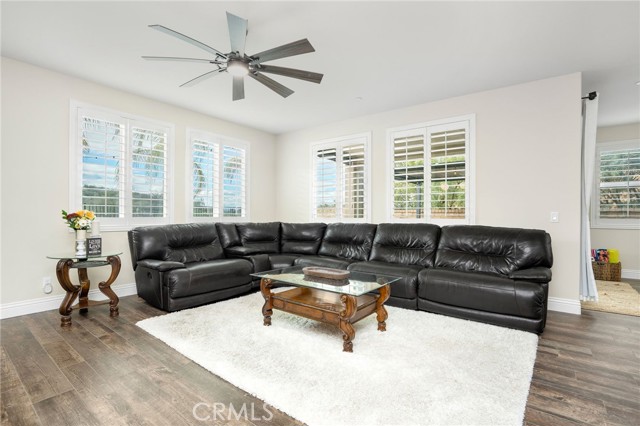 Detail Gallery Image 30 of 52 For 20530 Cheryl Ln, Saugus,  CA 91350 - 5 Beds | 4 Baths