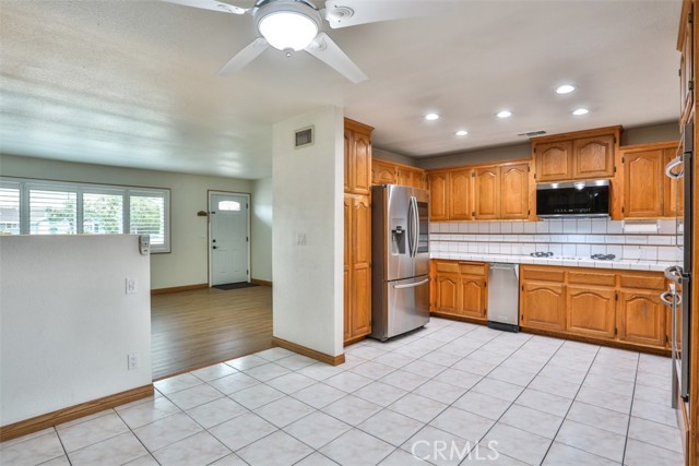 Detail Gallery Image 11 of 57 For 4909 N Glen Arden, Covina,  CA 91724 - 4 Beds | 2 Baths