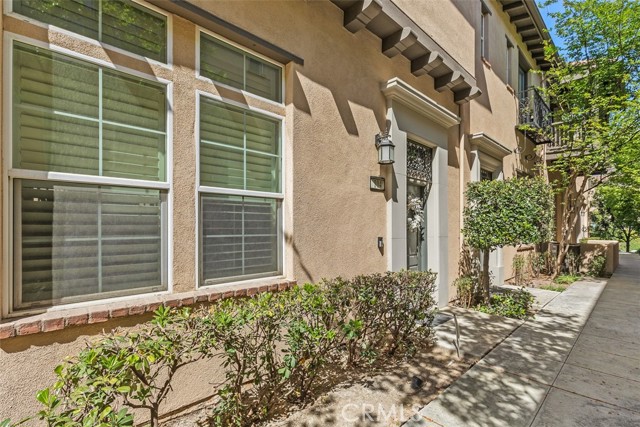 Detail Gallery Image 2 of 42 For 4428 Owens St #104,  Corona,  CA 92883 - 3 Beds | 2/1 Baths
