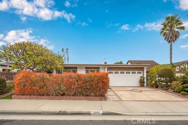 2207 Del Hollow St, Lakewood, CA 90712