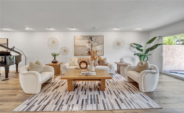 Detail Gallery Image 6 of 44 For 520 Cancha, Newport Beach,  CA 92660 - 3 Beds | 2/1 Baths