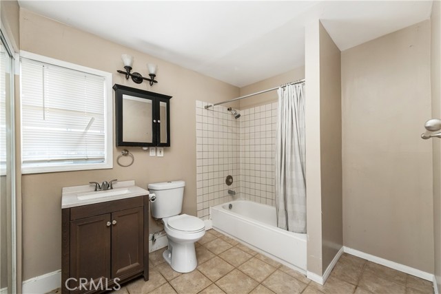 Image 24 of 28 For 9861 Lemon Avenue