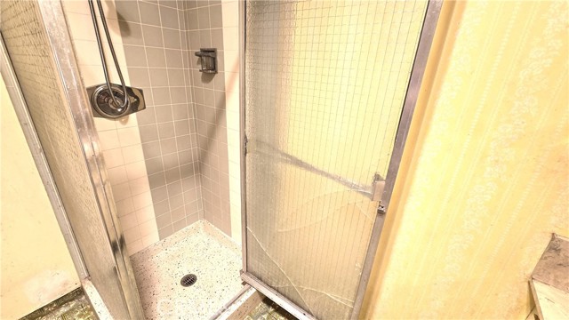 Detail Gallery Image 13 of 17 For 2463 Las Positas Rd, Glendale,  CA 91208 - 3 Beds | 2 Baths