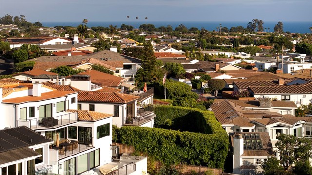 420 De Sola Terrace, Corona del Mar CA: https://media.crmls.org/medias/4aa1df87-c748-4a3e-a4a6-f9d62db8c7c6.jpg