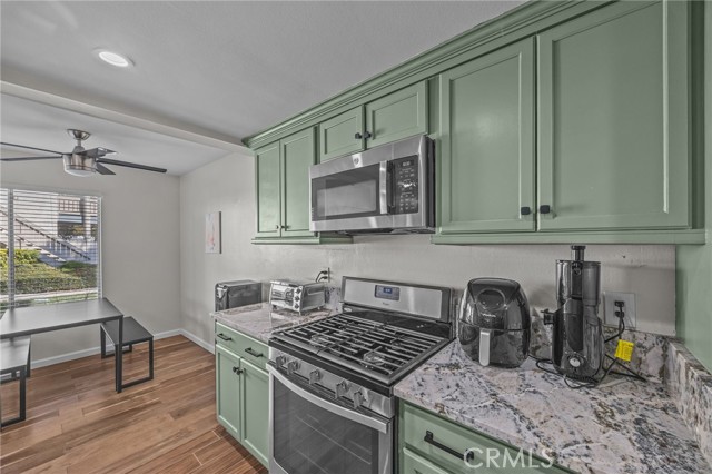 Detail Gallery Image 3 of 26 For 1800 E Old Ranch #115,  Colton,  CA 92324 - 2 Beds | 2 Baths