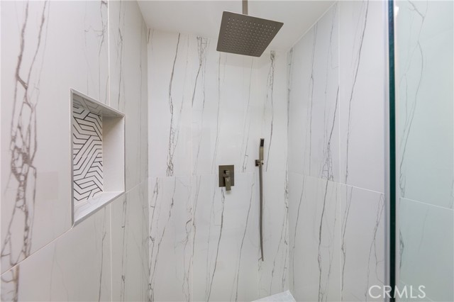 Detail Gallery Image 18 of 38 For 22231 Del Valle St, Woodland Hills,  CA 91364 - 3 Beds | 2/1 Baths