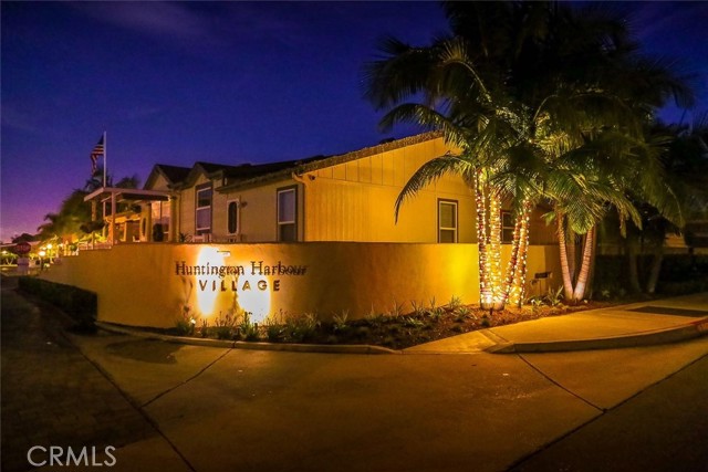 Detail Gallery Image 27 of 41 For 4382 Lahaina Dr, Huntington Beach,  CA 92649 - 3 Beds | 2 Baths