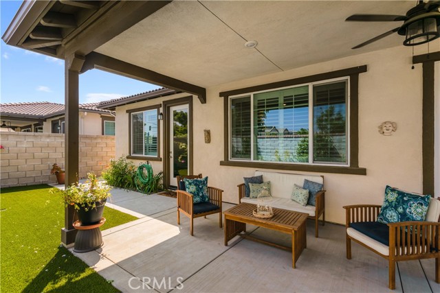 4071 E Amigos Privado, Ontario CA: https://media.crmls.org/medias/4aa3b181-6113-463c-a13a-05d252165980.jpg