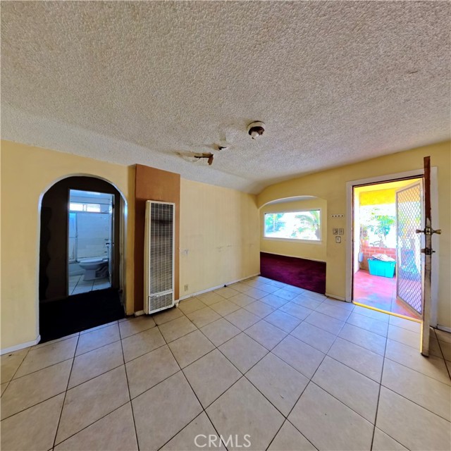 Detail Gallery Image 2 of 23 For 12522 Broadway, Whittier,  CA 90601 - 2 Beds | 1 Baths