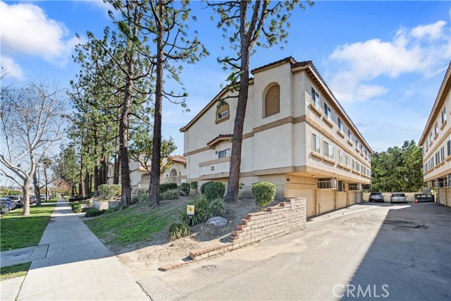 Detail Gallery Image 46 of 47 For 19950 Sherman Way Unit a a,  Winnetka,  CA 91306 - 3 Beds | 4 Baths