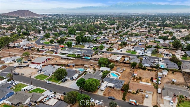 887 Kingman Drive, Norco CA: https://media.crmls.org/medias/4aa4823b-07ad-4586-b7bb-90b9f9859218.jpg