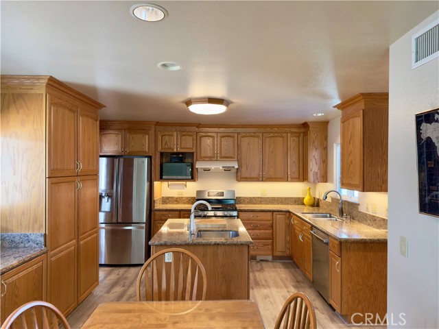 Detail Gallery Image 7 of 27 For 4917 Burnaby Dr, Covina,  CA 91724 - 3 Beds | 2 Baths