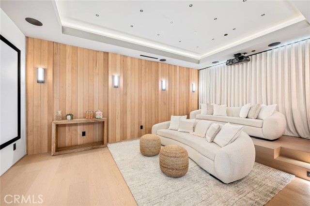 Detail Gallery Image 19 of 73 For 16728 Morrison St, Encino,  CA 91436 - 7 Beds | 6/1 Baths