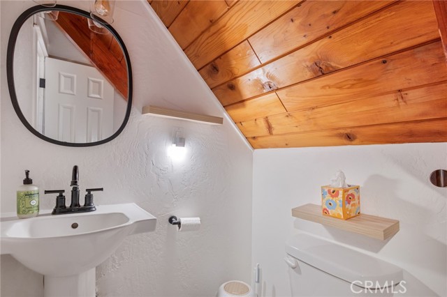 641 Buckingham, Lake Arrowhead, CA 92385