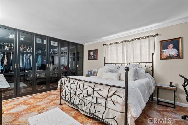 610 S Bel Aire Drive, Burbank CA: https://media.crmls.org/medias/4aa6bf72-8b3c-4219-a43b-31b7a82895ce.jpg