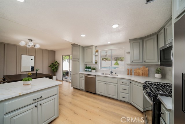28732 Paseo Diablo, Menifee CA: https://media.crmls.org/medias/4aa734c7-5330-4077-a1bf-2551e7ce6414.jpg
