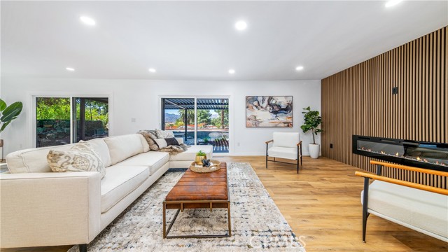 22137 Gresham Street, West Hills CA: https://media.crmls.org/medias/4aa7dec5-f2fa-41ac-85f8-080bf191e4ef.jpg