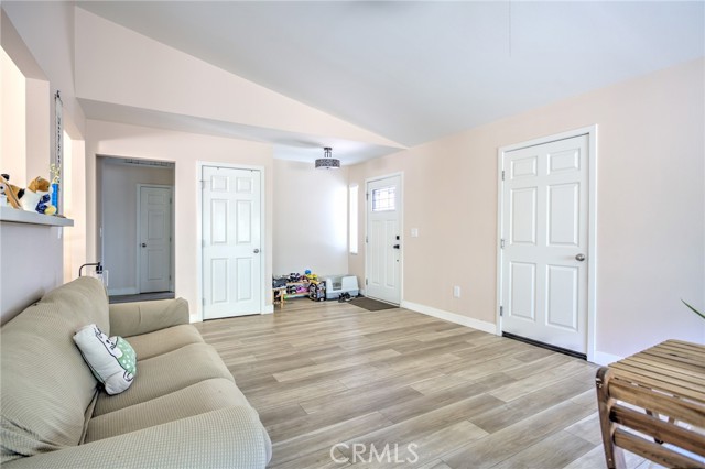 Detail Gallery Image 7 of 46 For 273 Newell Dr, Riverside,  CA 92507 - 3 Beds | 2 Baths
