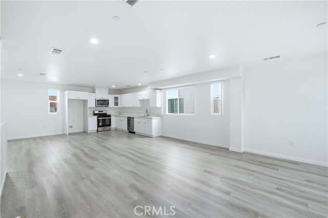 Detail Gallery Image 14 of 42 For 6919 S Menlo, Los Angeles,  CA 90044 - 4 Beds | 4/1 Baths