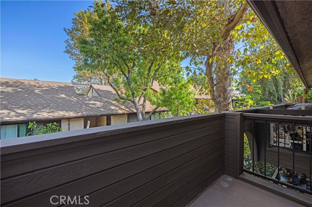 Detail Gallery Image 14 of 33 For 7300 Corbin Ave #G,  Reseda,  CA 91335 - 2 Beds | 2 Baths