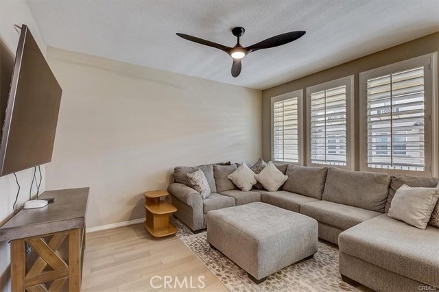 Detail Gallery Image 4 of 26 For 28561 Herrera St, Valencia,  CA 91354 - 2 Beds | 2 Baths