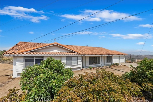 20061 Lounsberry Road, Perris CA: https://media.crmls.org/medias/4aab1c0a-e6c0-4db9-b062-c112825fbf0b.jpg