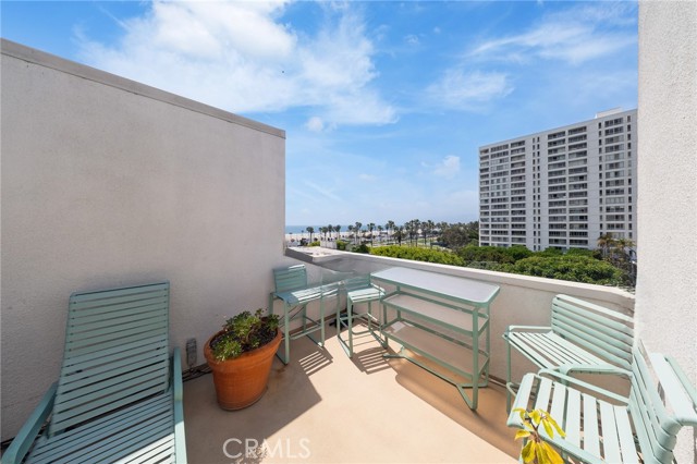 2910 Neilson Way, Santa Monica CA: https://media.crmls.org/medias/4aab4bad-0541-4f8a-a349-829e933df2ae.jpg