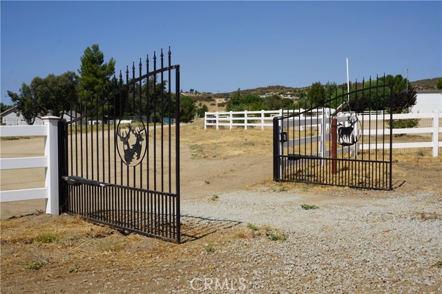 Detail Gallery Image 4 of 52 For 49726 Paiute Ct, Aguanga,  CA 92536 - 4 Beds | 2/1 Baths