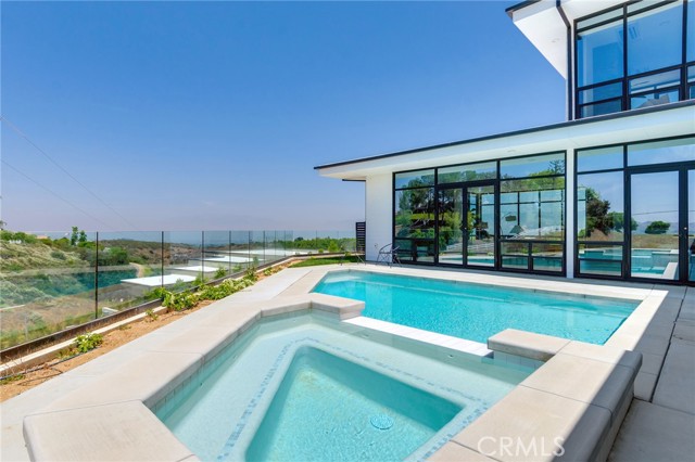 1912 Edgefair Lane, Redlands CA: https://media.crmls.org/medias/4aad08b3-1781-4f5f-a780-5d32f8047e4a.jpg