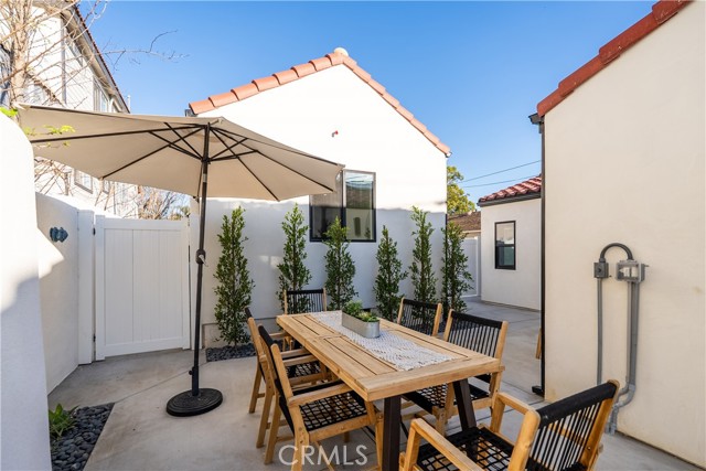 Detail Gallery Image 23 of 35 For 1719 Landis, Burbank,  CA 91504 - 6 Beds | 4 Baths