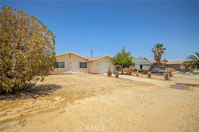 8119 Walpole Avenue, California City CA: https://media.crmls.org/medias/4aae44b3-ce96-418a-adad-f7d0c759aea7.jpg