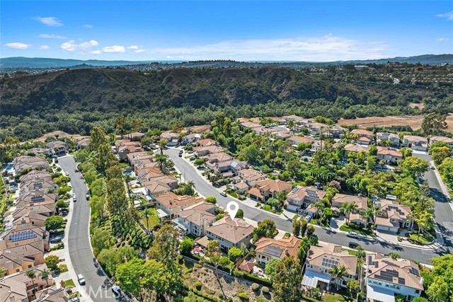 22 Serna, Rancho Santa Margarita CA: https://media.crmls.org/medias/4aaf5397-8a5c-405b-8251-0a9edb203a38.jpg