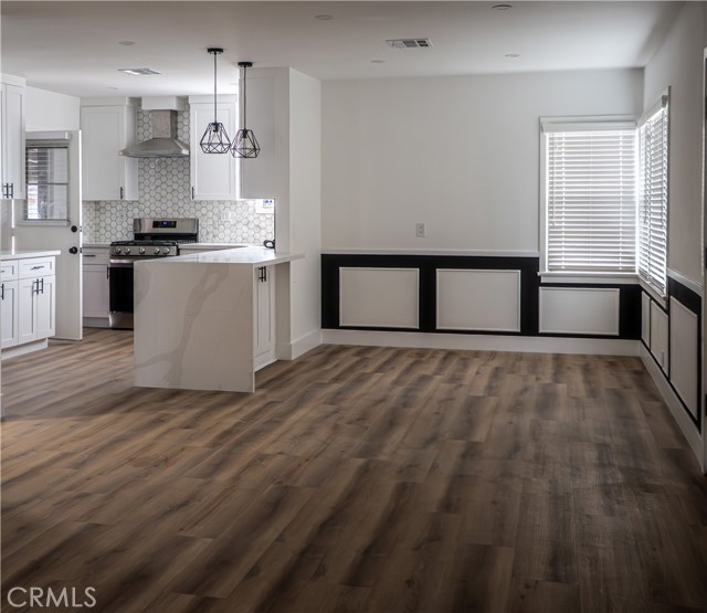 Detail Gallery Image 4 of 19 For 1110 N Van Ness Ave, Compton,  CA 90221 - 3 Beds | 2 Baths