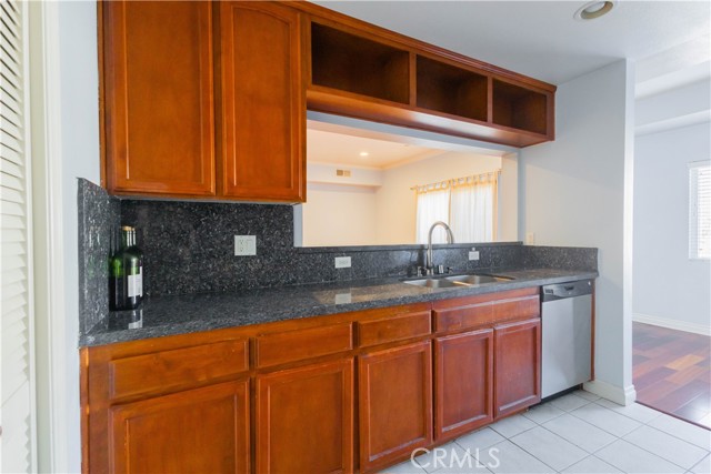 Detail Gallery Image 8 of 18 For 956 S Wilton Pl #201,  Los Angeles,  CA 90019 - 2 Beds | 2 Baths