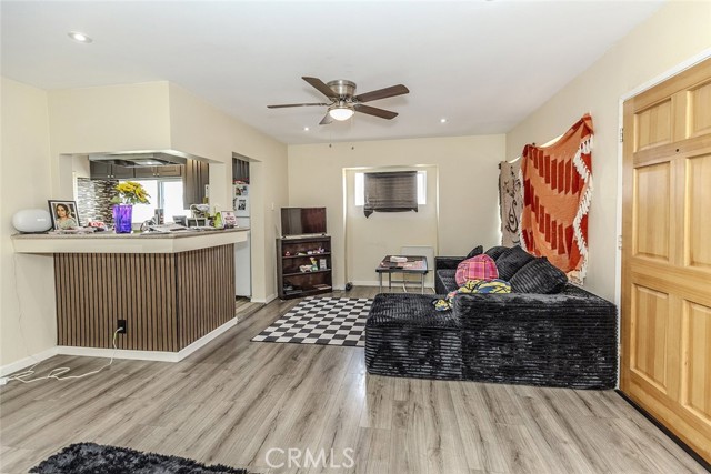 3632 W 59th Street, Los Angeles CA: https://media.crmls.org/medias/4ab0d900-8474-4293-b4b0-c97bd618c365.jpg