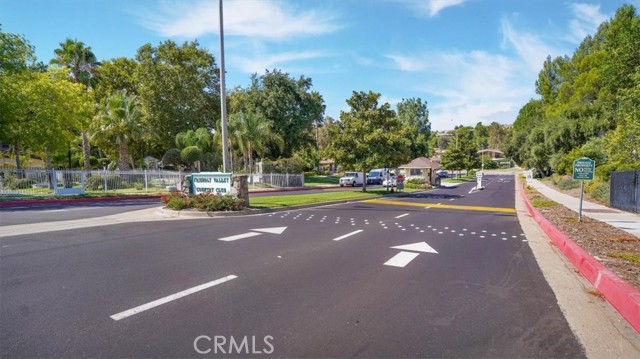19207 Avenue Of The Oaks, Newhall CA: https://media.crmls.org/medias/4ab0e88f-fcd0-42b2-865e-6656ee58cca9.jpg