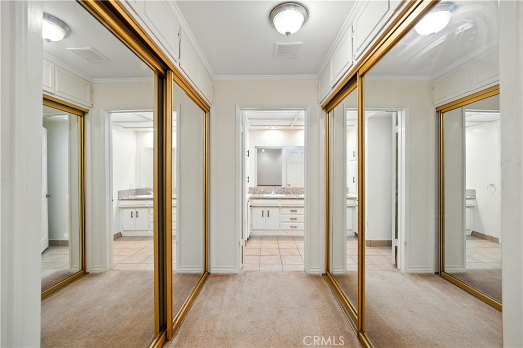 https://media.crmls.org/medias/4ab11fe5-67ea-4173-8b6b-d1771a798b52.jpg?preset=X-Large