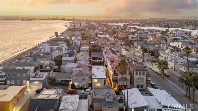 23 65th Place, Long Beach CA: https://media.crmls.org/medias/4ab12837-26c9-4e61-ab44-4e82189fe4ab.jpg