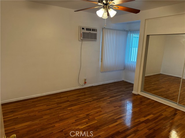 Detail Gallery Image 4 of 4 For 14222 Sylvan, Van Nuys,  CA 91401 - 1 Beds | 1 Baths