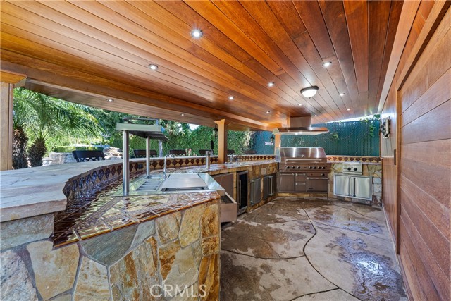 Detail Gallery Image 20 of 57 For 10132 Wish Ave, Northridge,  CA 91325 - 4 Beds | 3 Baths