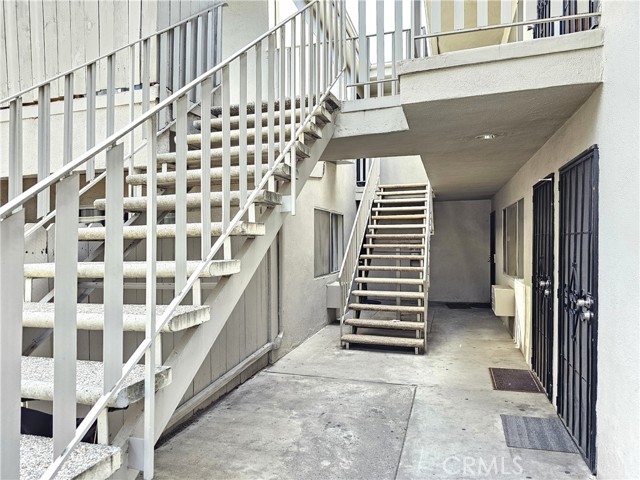 Image 11 of 38 For 9116 Palm Street