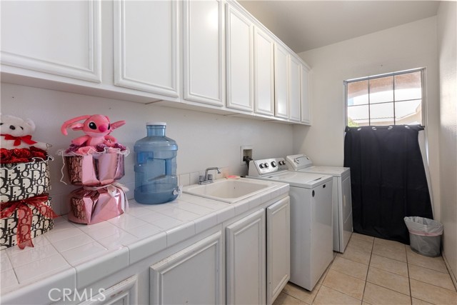 945 Newport Drive, San Jacinto CA: https://media.crmls.org/medias/4ab27d26-4f47-48df-b185-2b75573da882.jpg