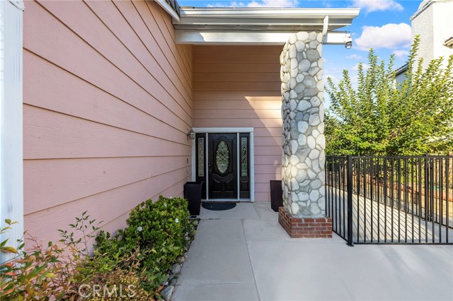 19519 Greenwillow Lane, Rowland Heights CA: https://media.crmls.org/medias/4ab32ccc-c8f4-420d-9fea-714b1c9a001c.jpg