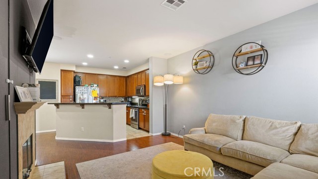 Detail Gallery Image 8 of 35 For 1888 Caminito Treviana, Chula Vista,  CA 91913 - 2 Beds | 2/1 Baths