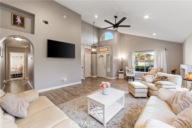 Detail Gallery Image 13 of 32 For 23770 Waterleaf Cir, Moreno Valley,  CA 92557 - 3 Beds | 2 Baths