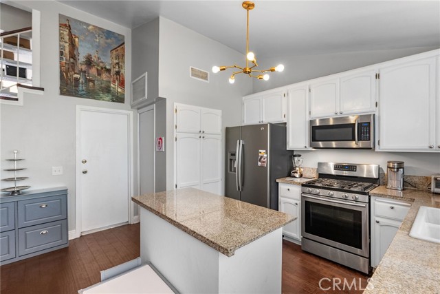 5463 Newcastle Avenue, Encino CA: https://media.crmls.org/medias/4ab4ebfa-bcbc-488b-9415-bc56b9e5bec0.jpg