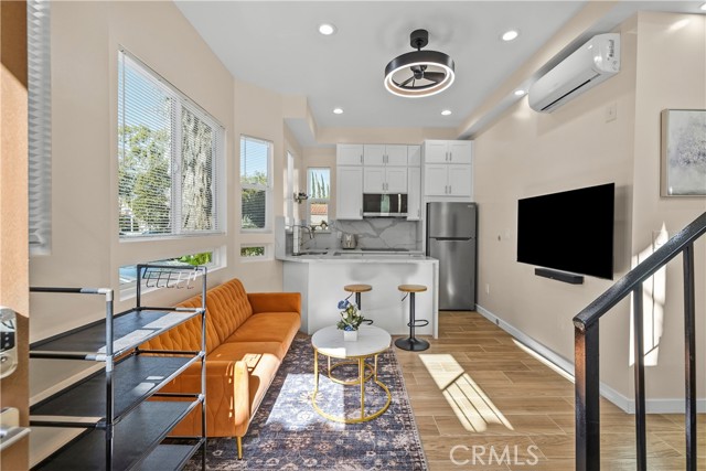 Detail Gallery Image 27 of 33 For 6920 1/2 Loma Verde, Canoga Park,  CA 91303 - 3 Beds | 3 Baths